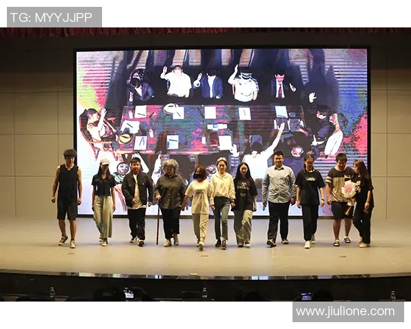 从绿茵场到人生舞台博格坎普的足球哲学与生活智慧