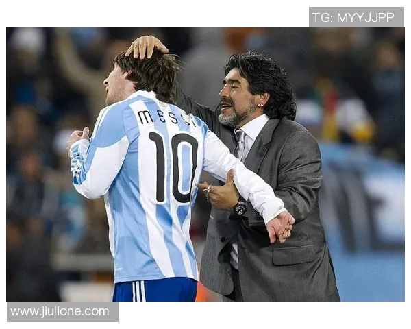 中国足球明星成名之路:从青涩少年到绿茵场上的传奇巨星