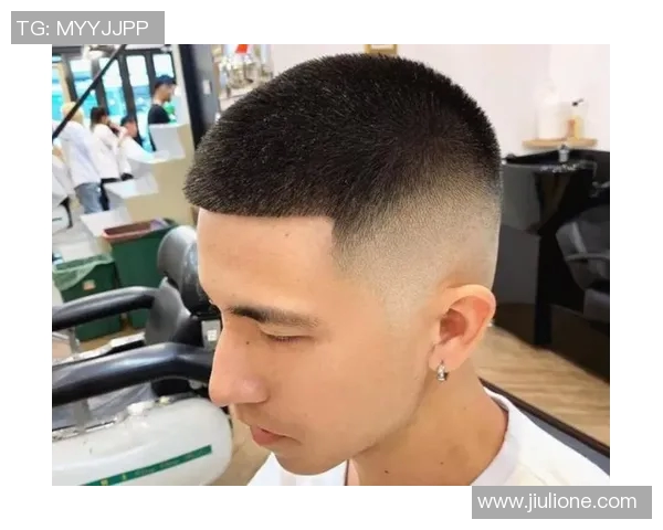 足球明星的美式寸头发型解析与时尚搭配技巧分享